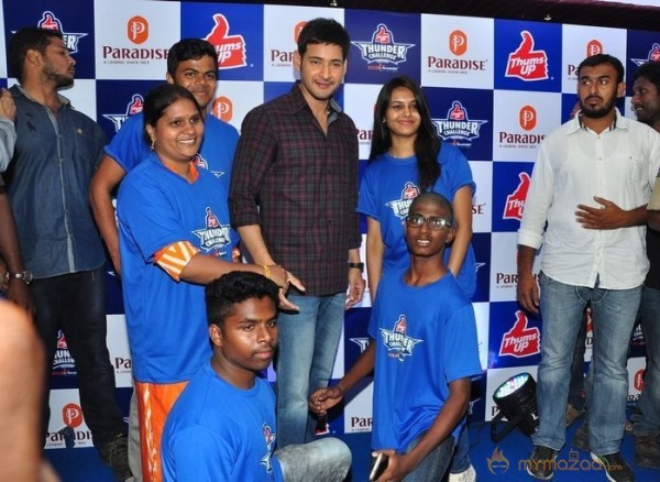 Mahesh Babu Felicitates Thums Up Thunder Challenge 