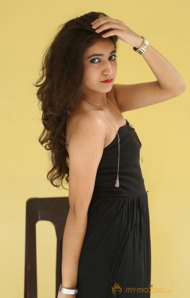 Actress Alisha New Photos