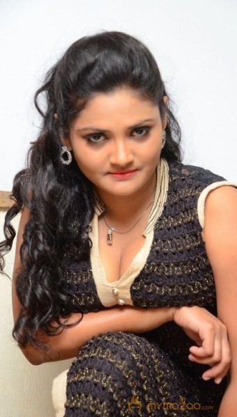 Actress Vaisavi Reddy New Photos