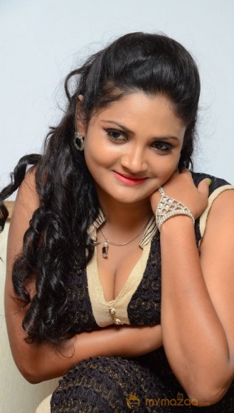 Actress Vaisavi Reddy New Photos