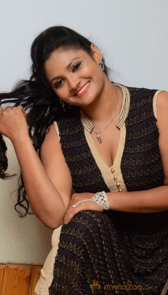 Actress Vaisavi Reddy New Photos