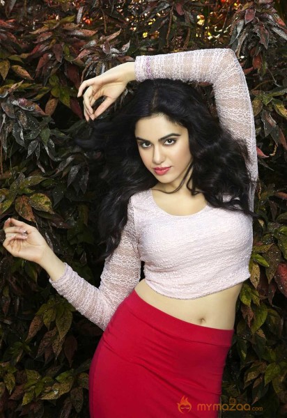  Adah Sharma Sizzling Stills 