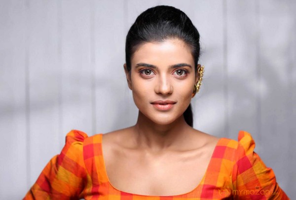  Aishwarya Rajesh Portfolio Pics 