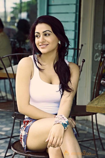  Aksha Pardasany 