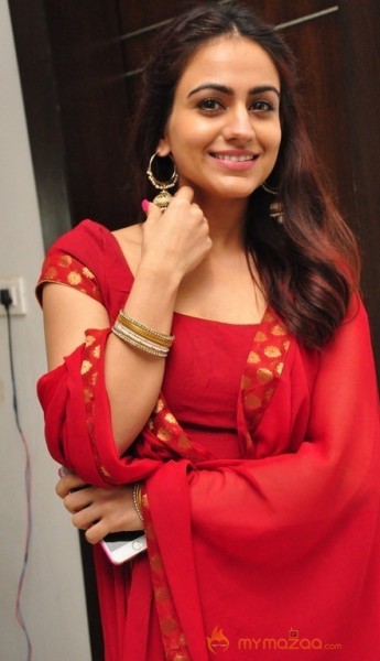 Aksha Pardasany Hot Gallery