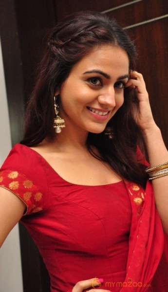 Aksha Pardasany Hot Gallery