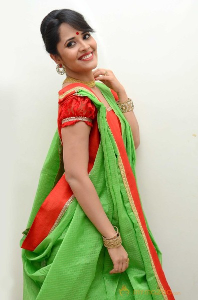  Anchor Anasuya Green Saree Photoshoot 