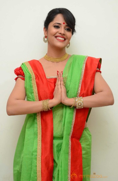  Anchor Anasuya Green Saree Photoshoot 