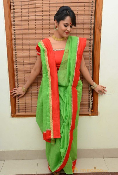  Anchor Anasuya Green Saree Photoshoot 