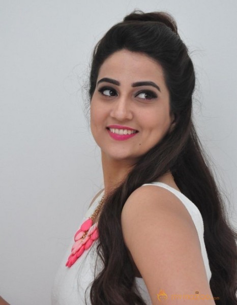 Anchor  Manjusha New Pics