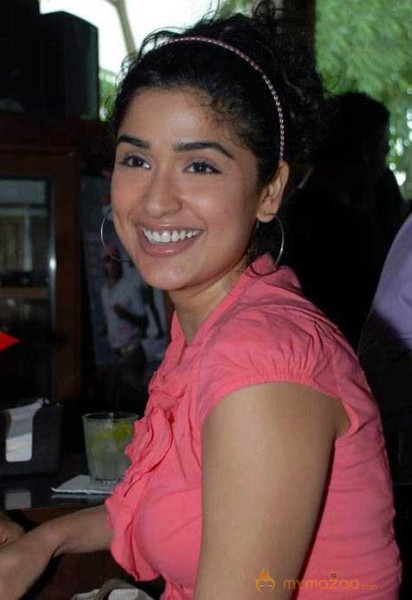  Anjala Zaveri 