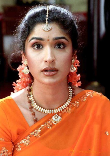  Anjala Zaveri 