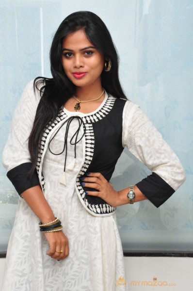 Anushaa Gavarapati Latest Pics