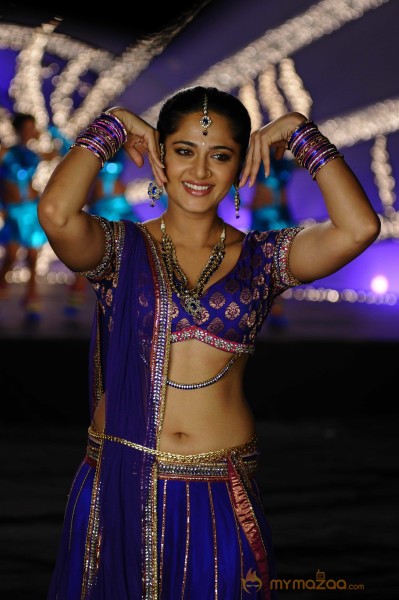  Anushka Shetty 