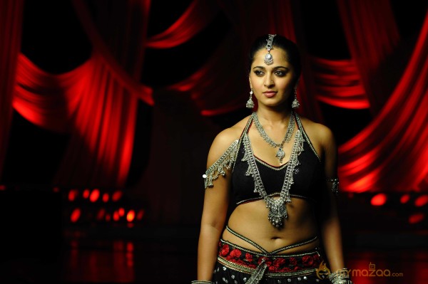  Anushka Shetty 