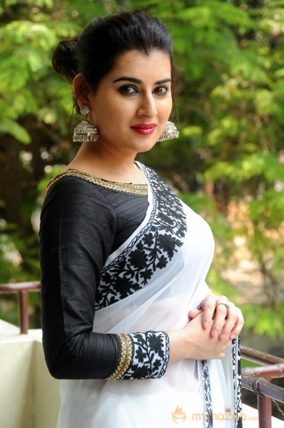  Archana Beautiful Black And White Saree Pics 