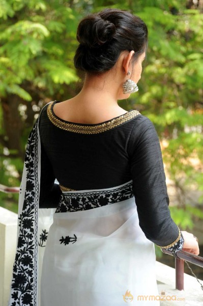  Archana Beautiful Black And White Saree Pics 