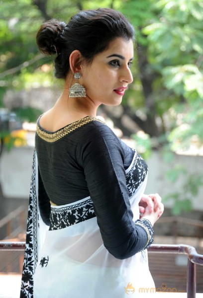  Archana Beautiful Black And White Saree Pics 