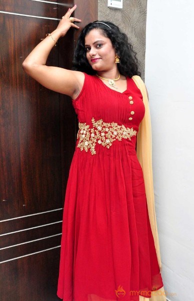  Asha Chowdary Photoshoot At Red Alert Movie Audio Launch 