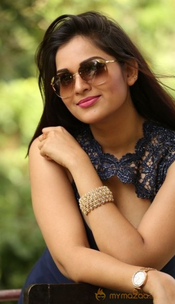 Ashwini Hot Skinny Show Pics