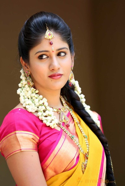  Chandini Chowdary Beautiful Saree Images 