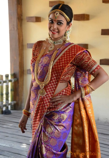  Chandini Tamilarasan Bridal Saree Photos 