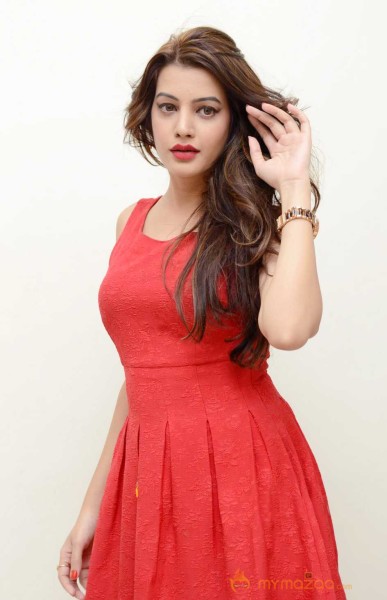  Diksha Panth Latest Pics 