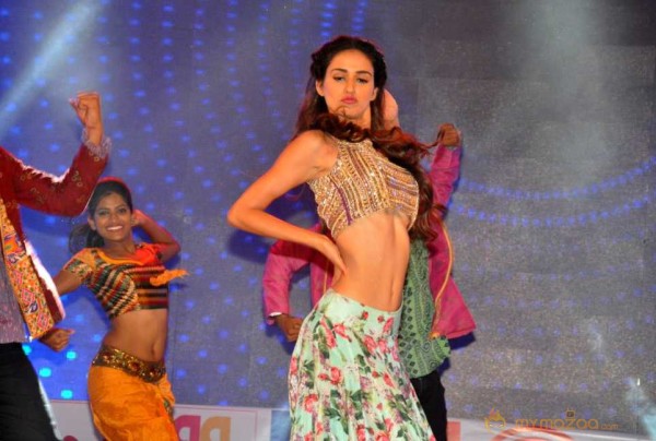  Disha Patani Dance At Loafer Movie Audio Launch 