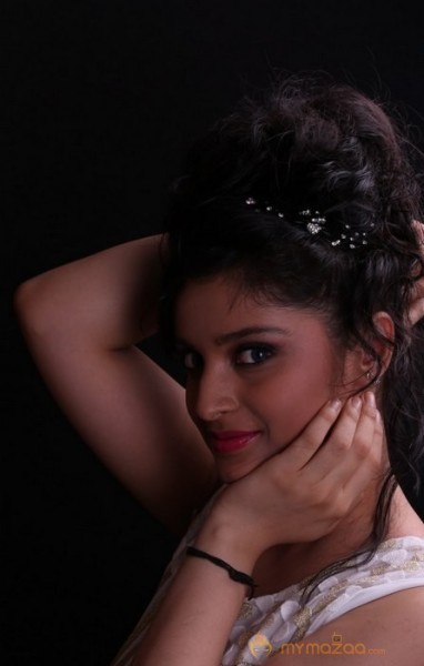 Divya New Pics