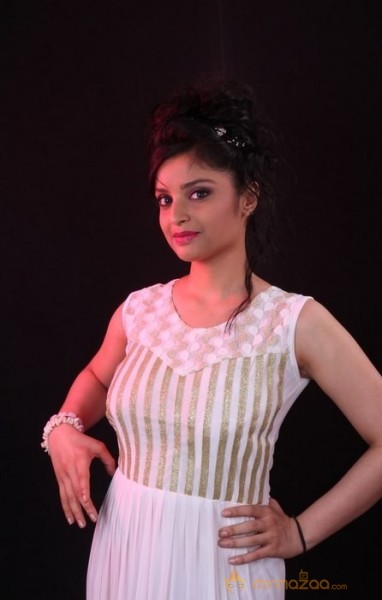 Divya New Pics