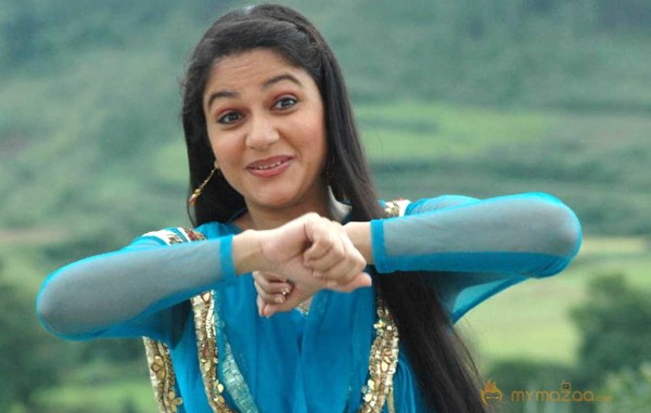  Gracy Singh 