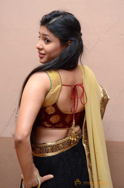  Hamida Photoshoot At Sahasam Cheyara Dimbaka Audio Launch 