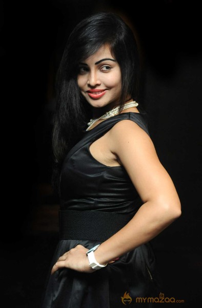  Hashika Dutt Beautiful In Black Dress 