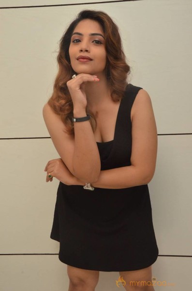 Hyderabad Model Anamika Latest Pics