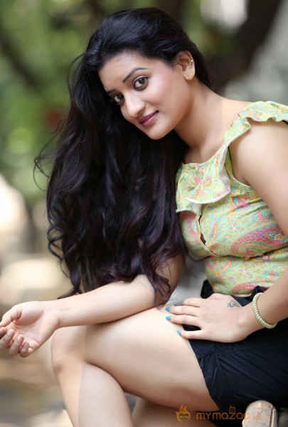  Janani New Photoshoot 