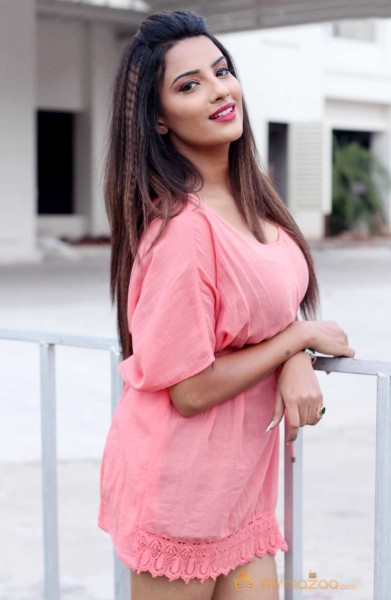  Jyotii Sethi Photoshoot On Pink Frock 