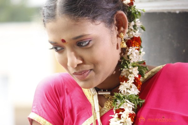 Kaalayaa Tasmay Namahaa Movie Heroine Stills