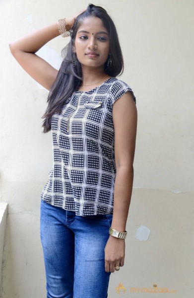  Keerthi Chowdary TLLILKBL Press Meet Stills 