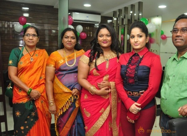 Madhavi Latha Inauguraties Green Trends 