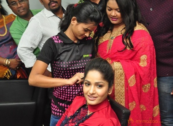 Madhavi Latha Inauguraties Green Trends 