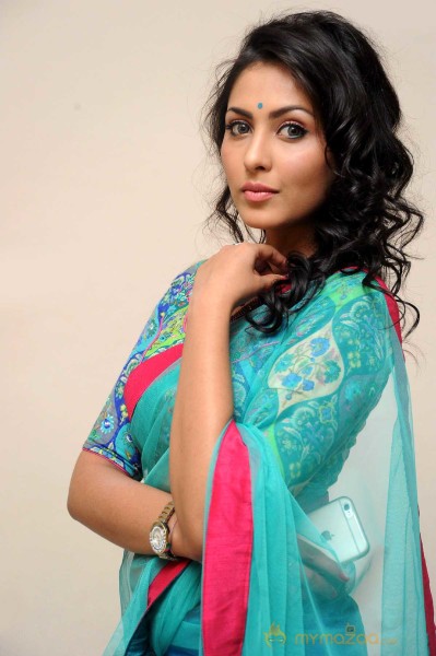  Madhu Shalini In Half Saree Photos 