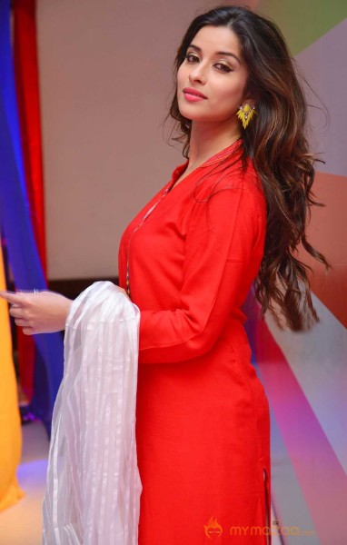  Madhurima Photoshoot At Big Bazaar Colours Of Dussehra Event 