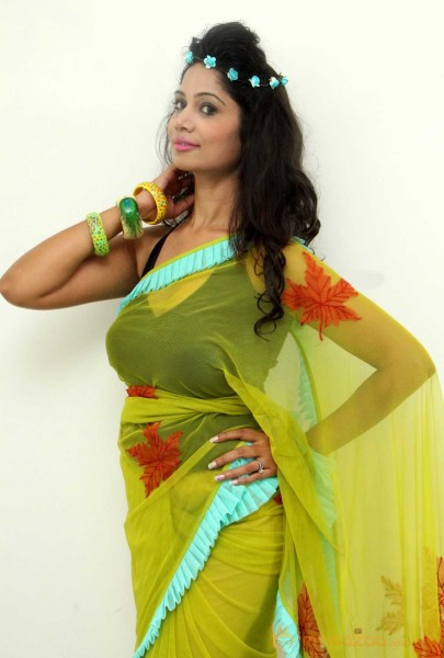  Mahekhanita Murthy Green Saree Pics 