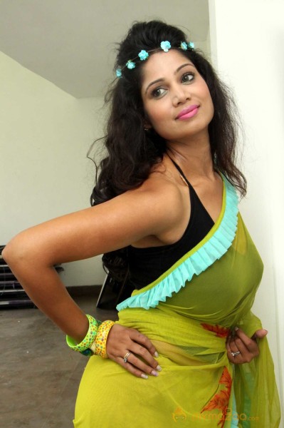  Mahekhanita Murthy Green Saree Pics 