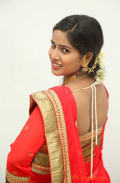  Maina Photoshoot At Okkaditho Modalaindi Audio Launch 