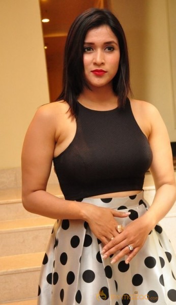 Mannara Chopra Latest Hot Tight Top Show Pics