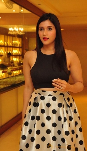 Mannara Chopra Latest Hot Tight Top Show Pics