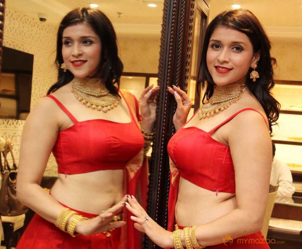  Mannara Chopra New Photoshoot 