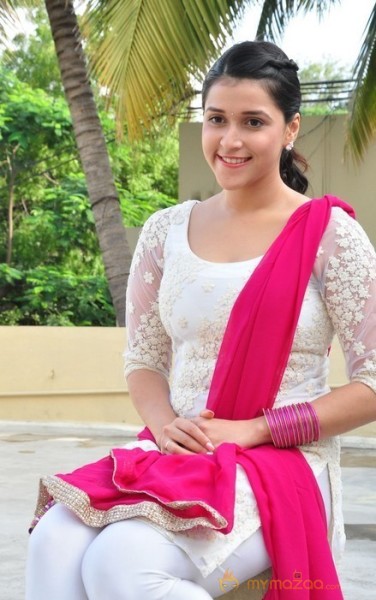 Mannara Chopra Photos