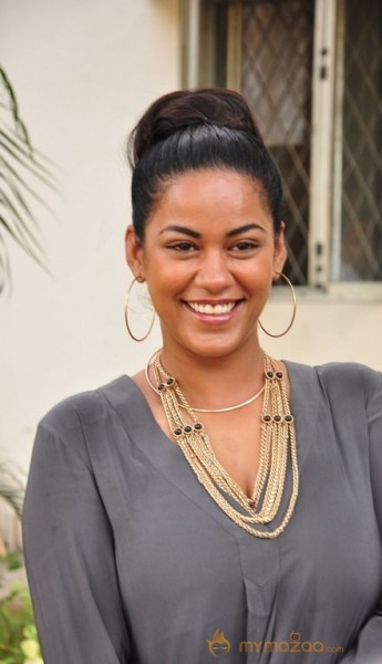 Mumaith Khan Latest Stills